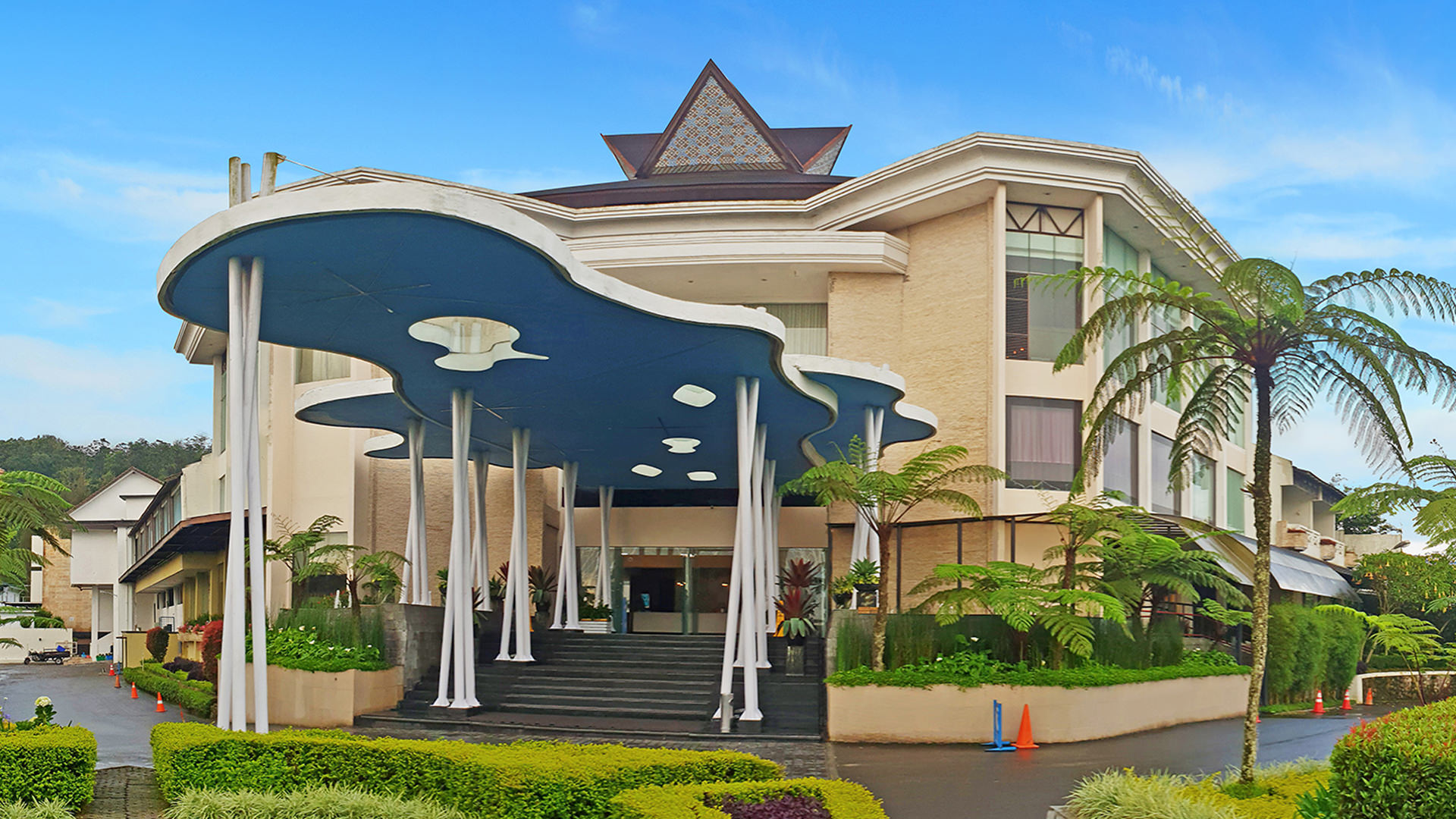 Mikie Holiday Resort & Hotel - Homecare24